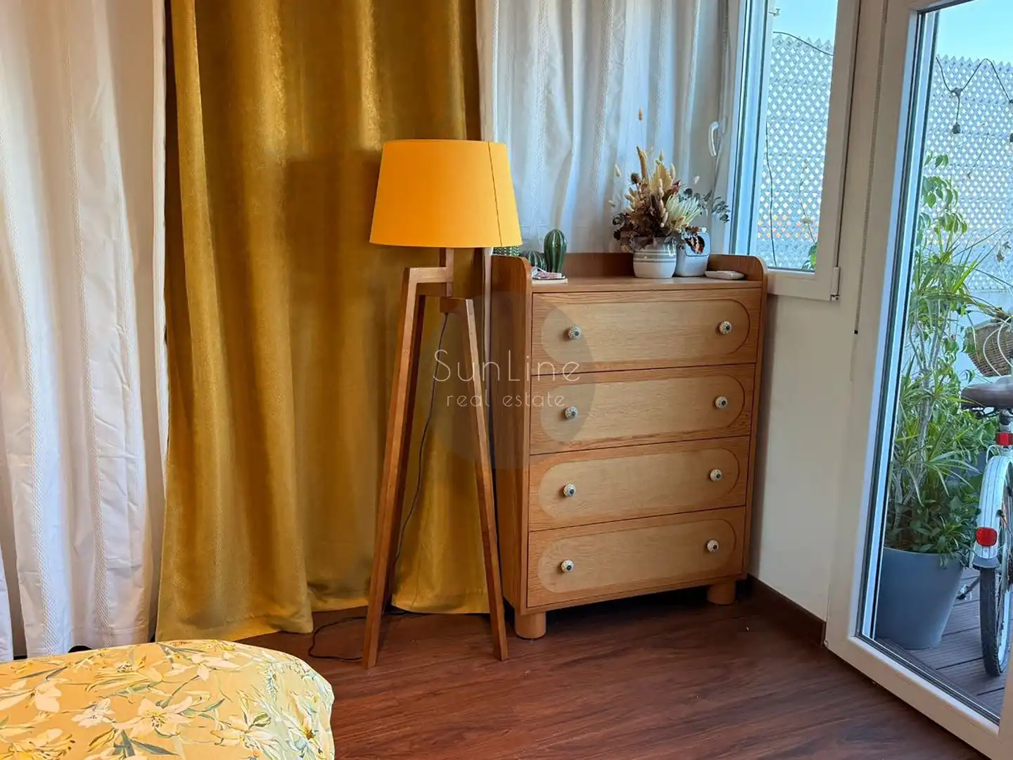 Habitación de Dúplex en venta en Valencia con Aire acondicionado, Terraza y Amueblado