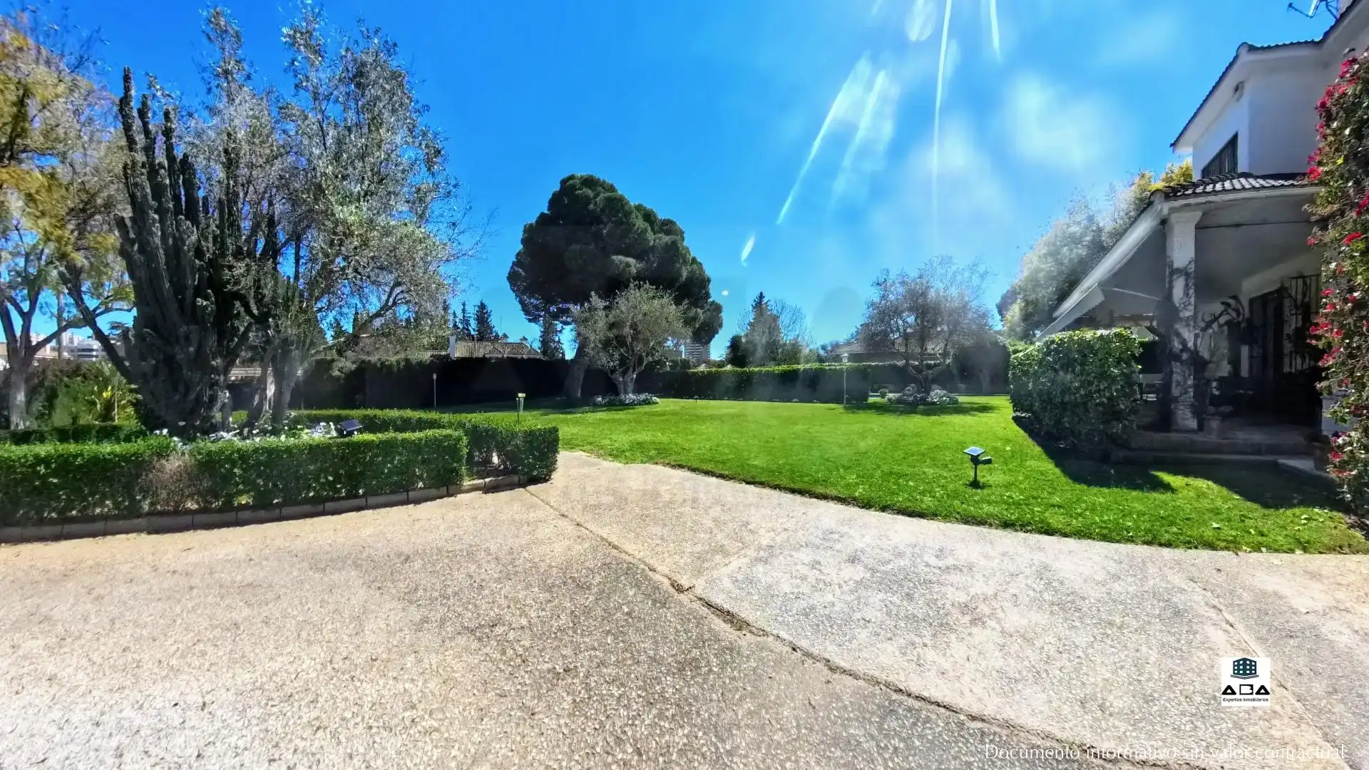 Jardí de Casa o xalet en venda en Jerez de la Frontera amb Aire condicionat, Calefacció i Jardí privat