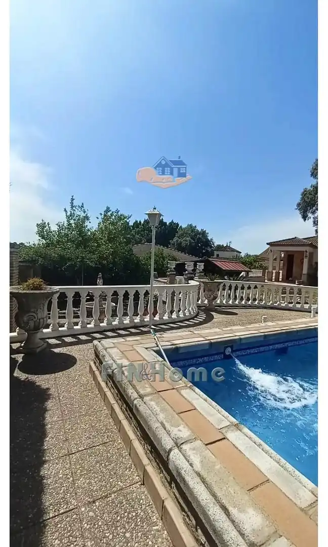 Piscina de Casa o chalet en venta en Gerena con Aire acondicionado, Jardín privado y Trastero