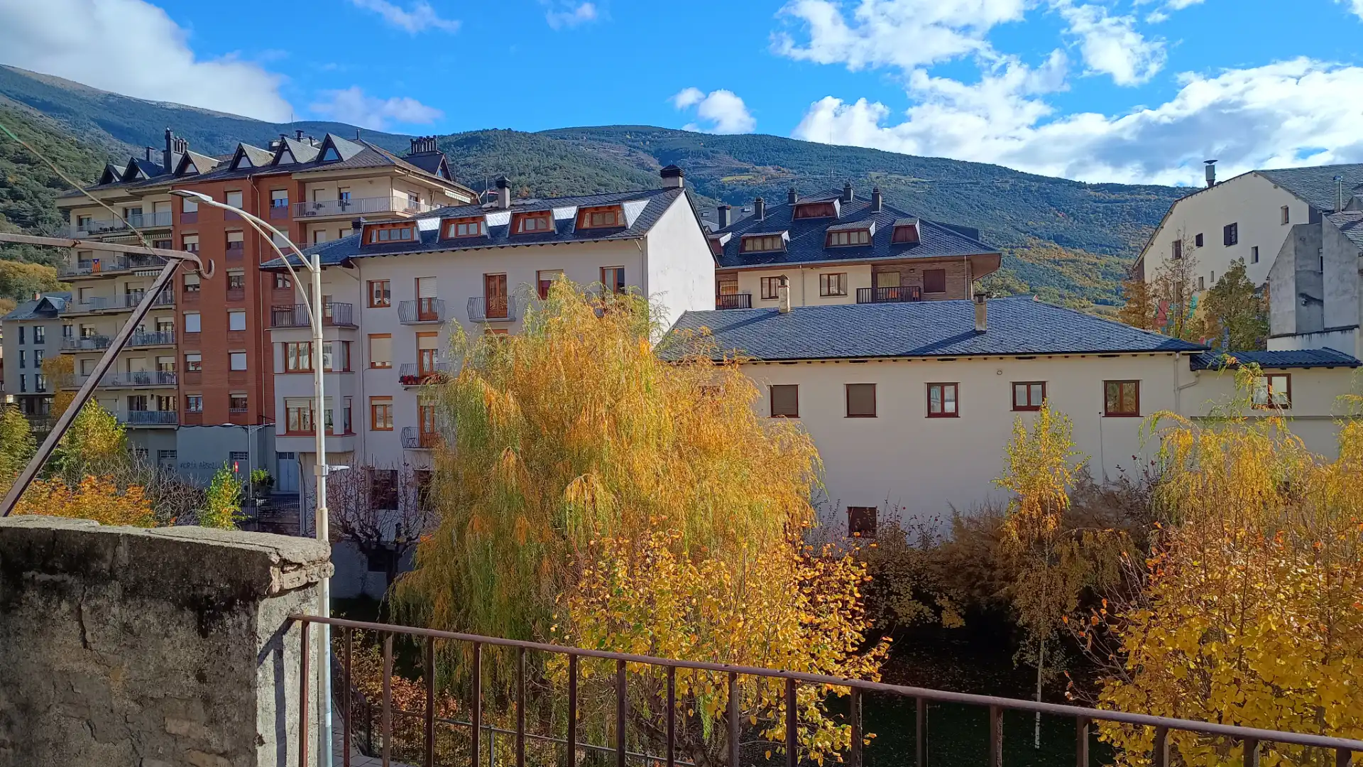Vista exterior de Casa o chalet en venta en Sort con Terraza