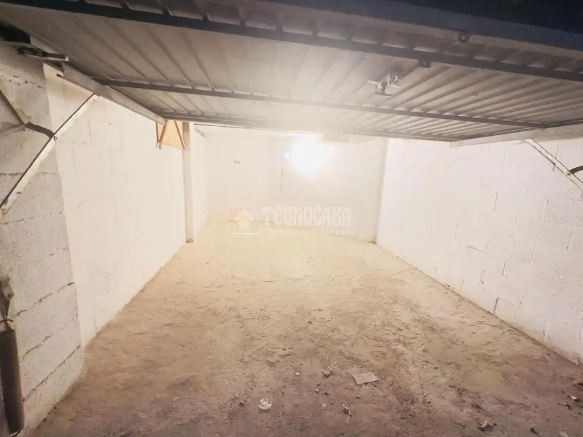 Garage zum Verkauf in Manilva