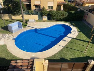 Casa aparellada amb piscina en venda a Pinos de Alhaurín - Periferia