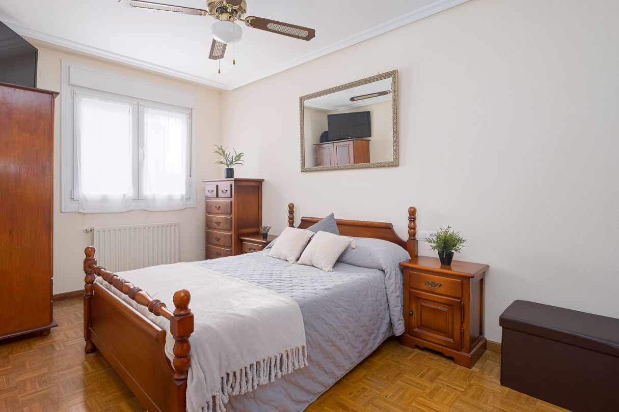 Bedroom of Flat for sale in Donostia - San Sebastián   with Heating and Storage room