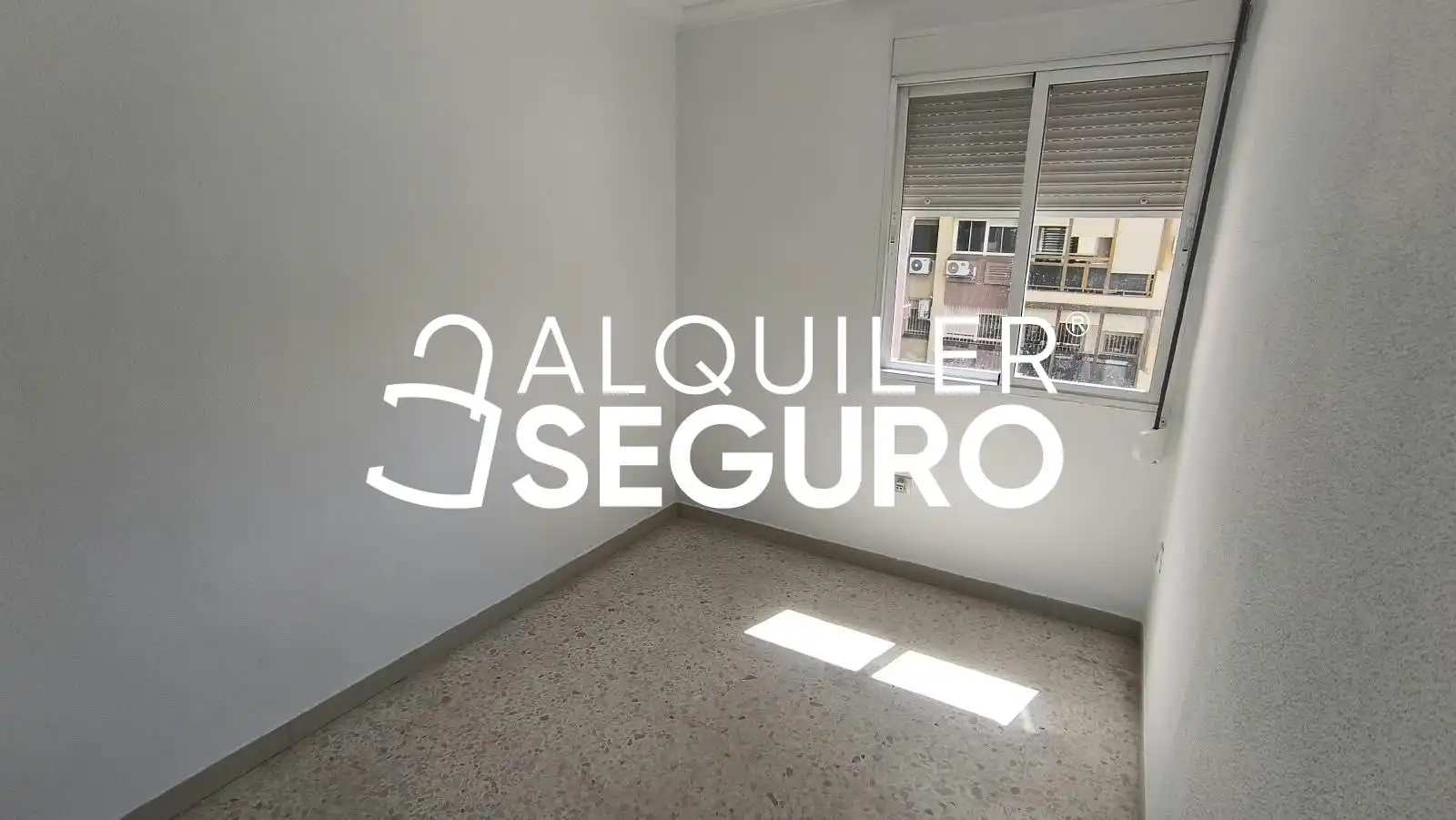 Bedroom of Flat for rent in Sevilla  with Air Conditioner