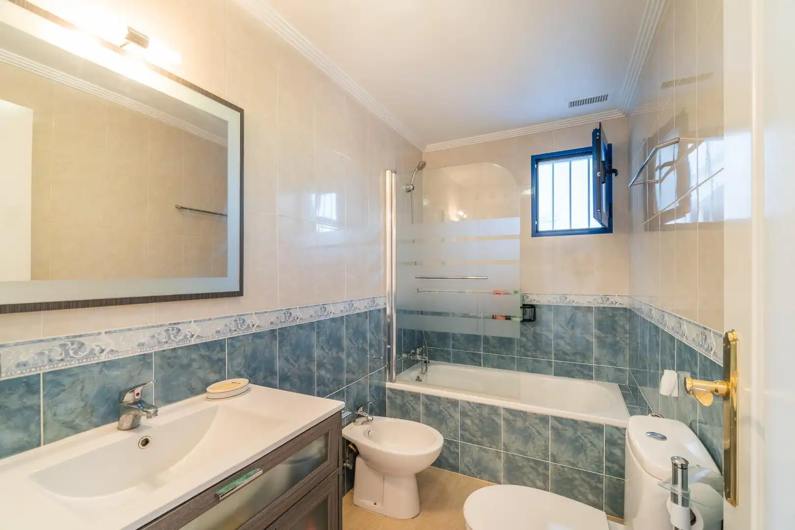 Bathroom of Apartments for sale in Orihuela  with Air Conditioner, Swimming Pool and Furnished
