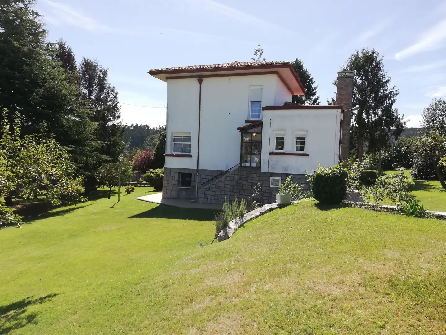 Vista exterior de Finca rústica en venda en Castrillón amb Calefacció