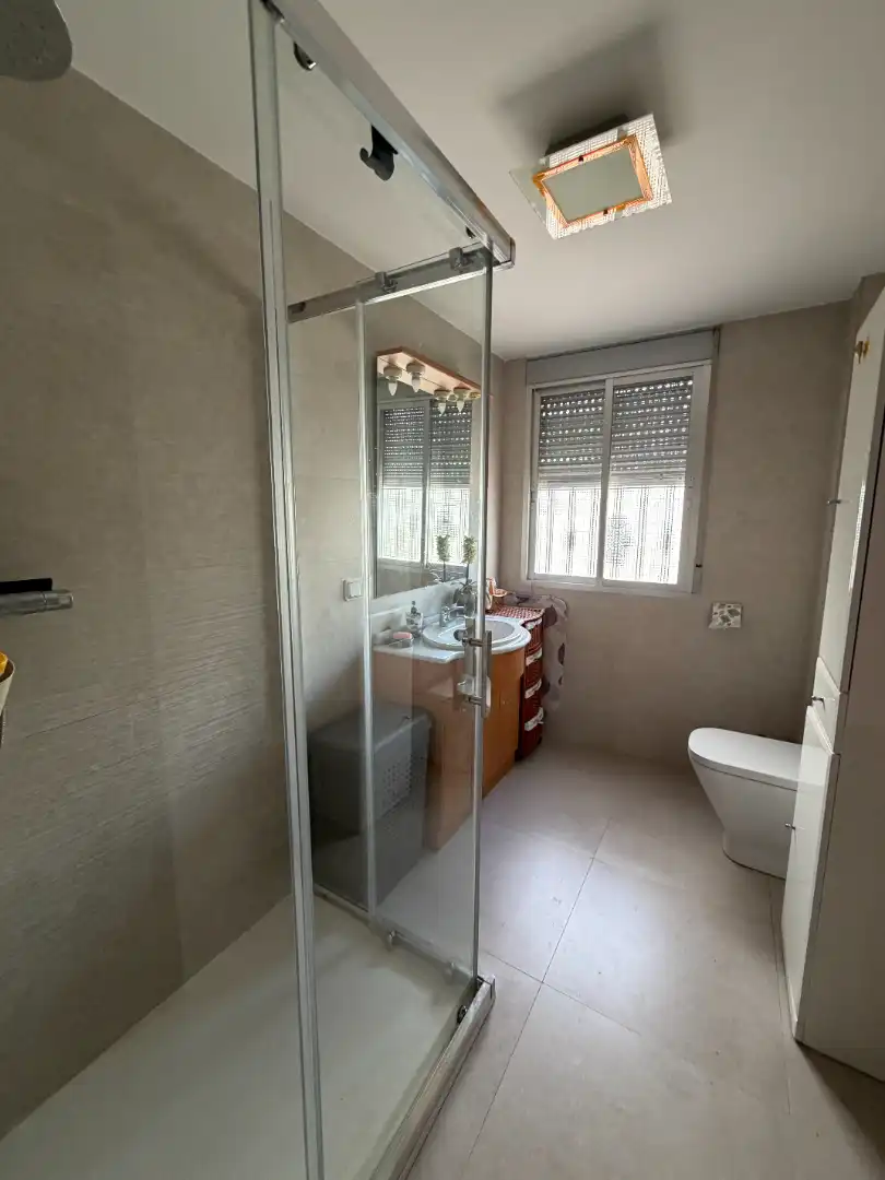 Bany de Casa o xalet en venda en Torreperogil amb Aire condicionat, Jardí privat i Traster