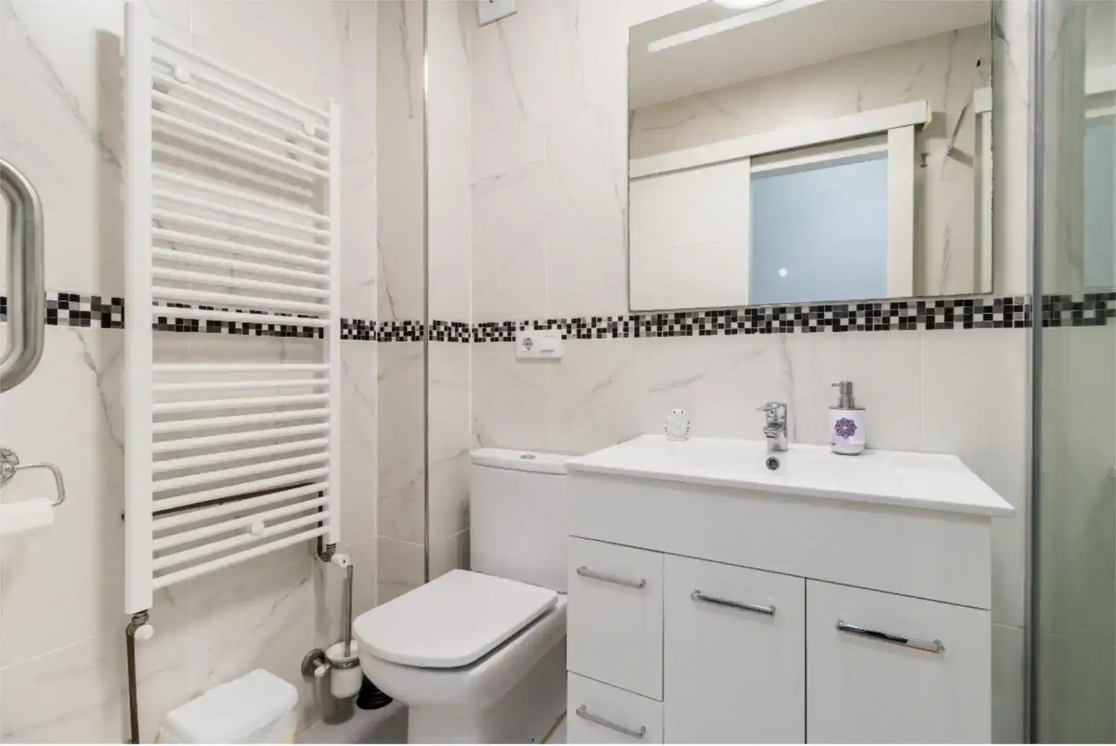 Badezimmer von Wohnungen zur Miete in Santander