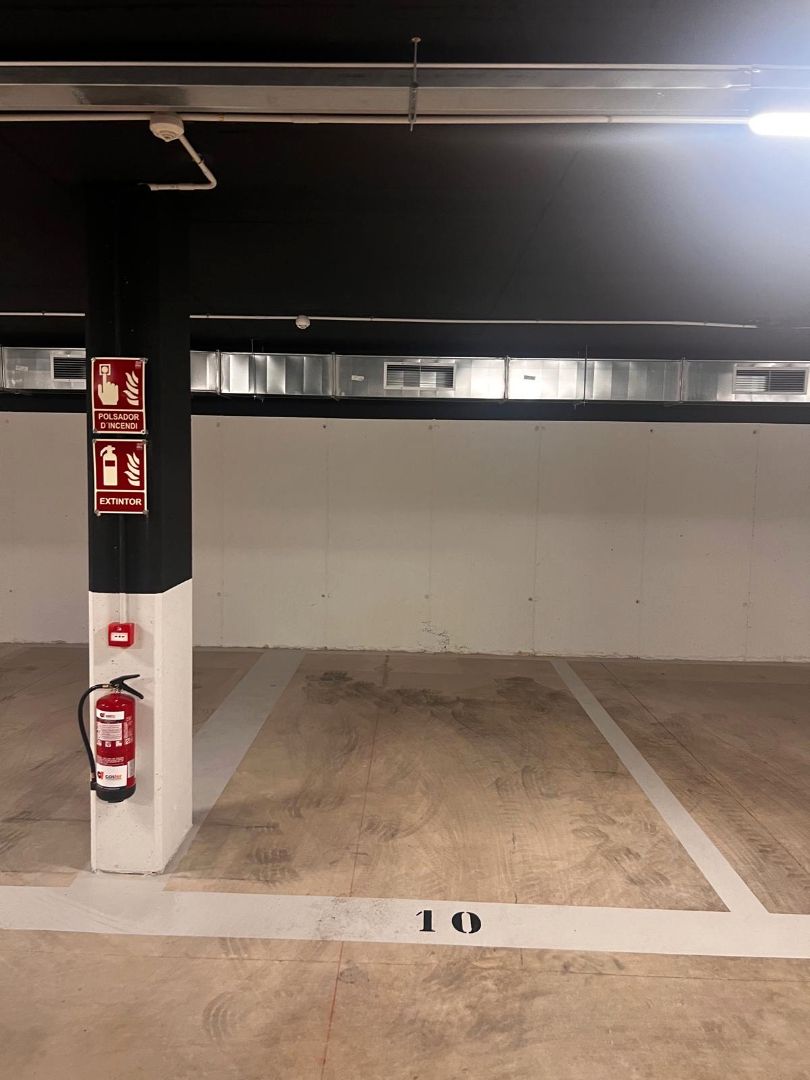 Garage to rent in Teià  with Alarm