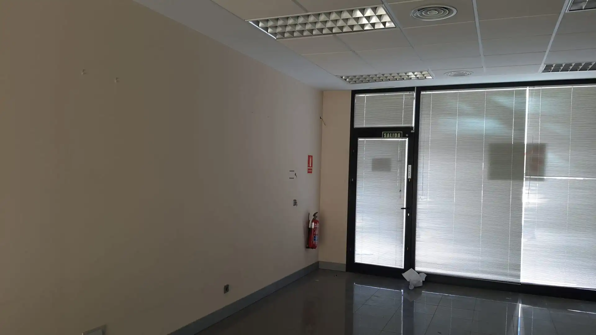 Local comercial en venda a C/ de Granada, imagen 4