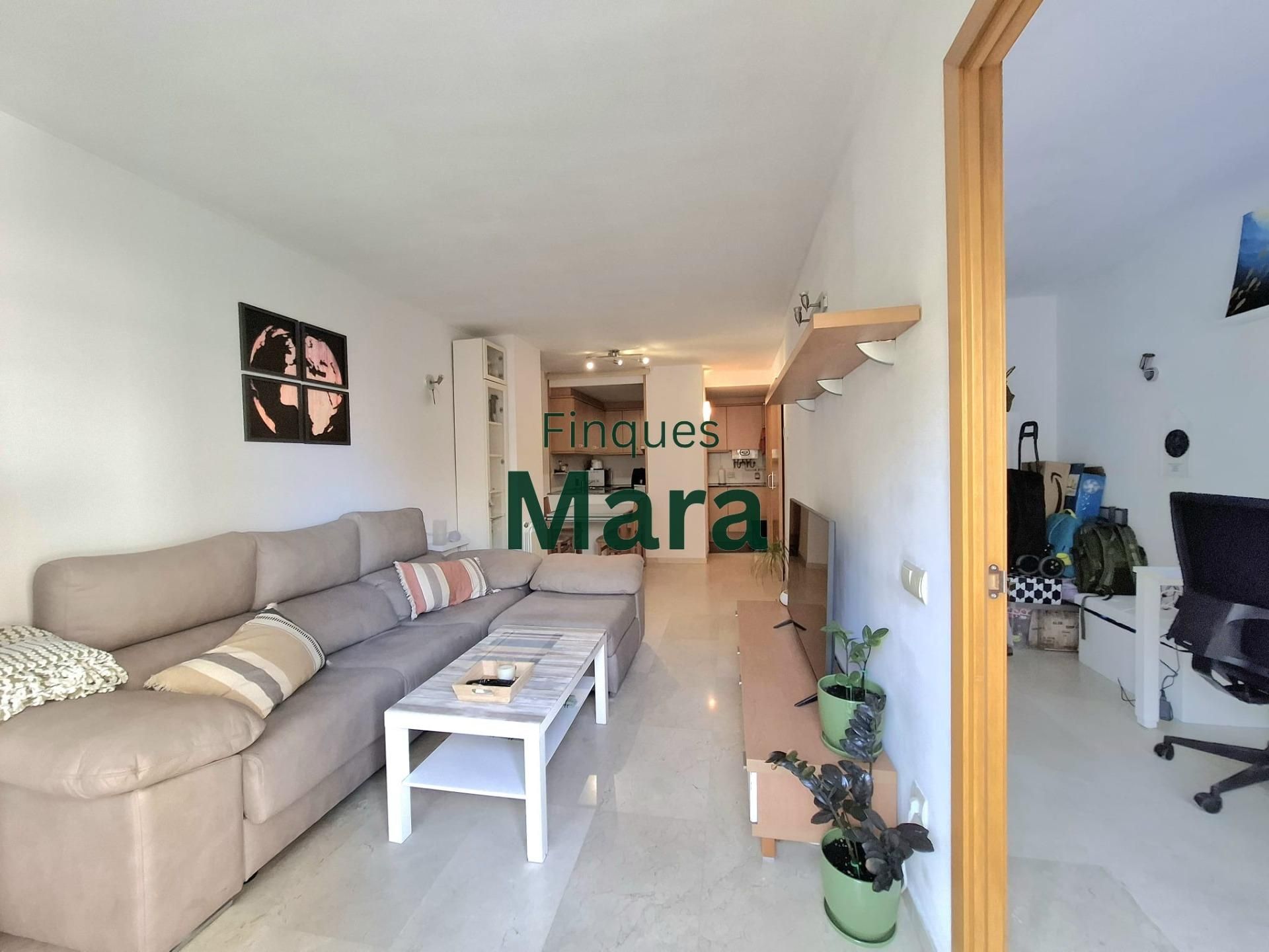 Sala de estar de Piso en venta en Sant Boi de Llobregat con Aire acondicionado, Calefacción y Balcón