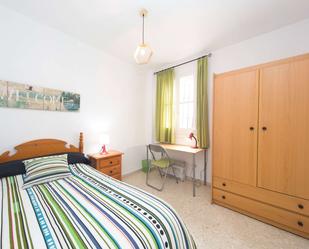 Bedroom of Flat to share in  Granada Capital  with Terrace