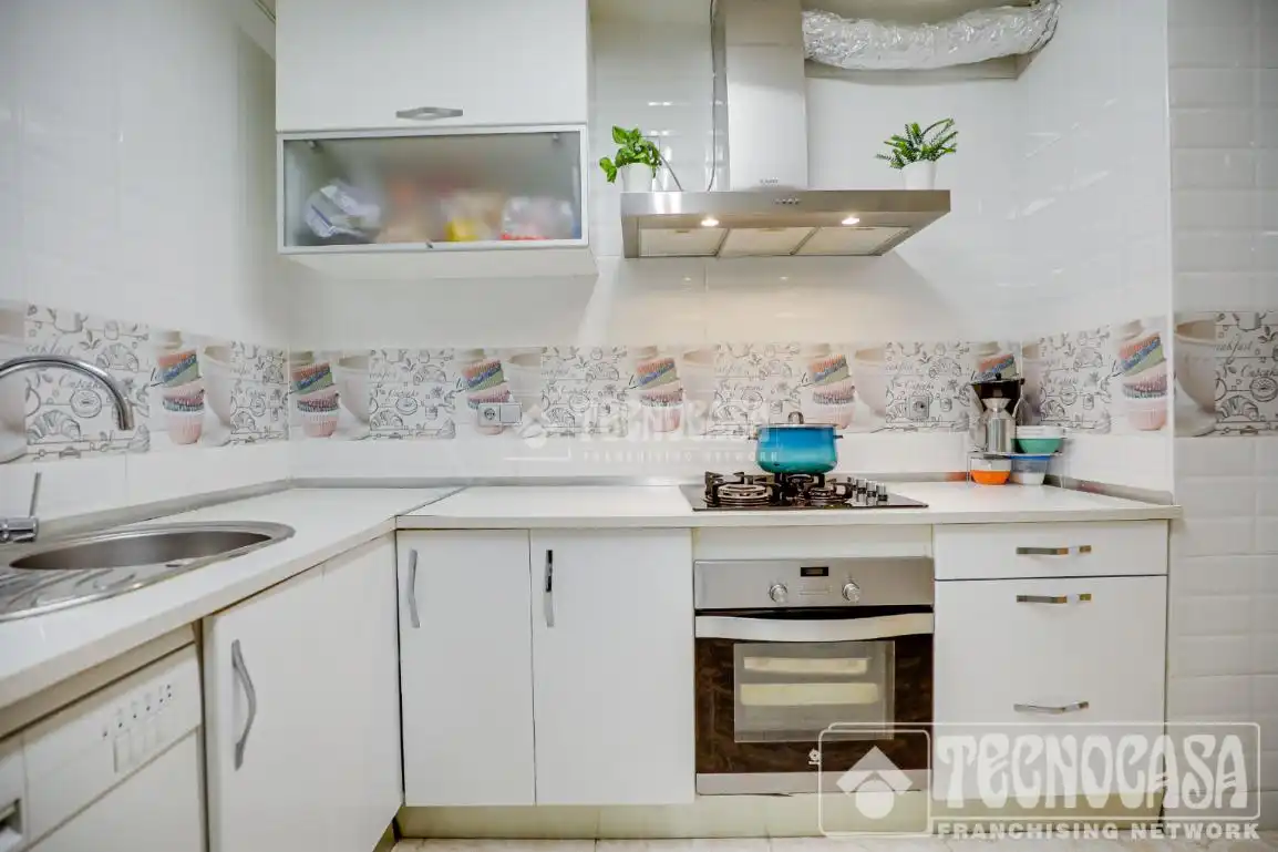Cocina de Piso en venta en Barcelona con Balcón