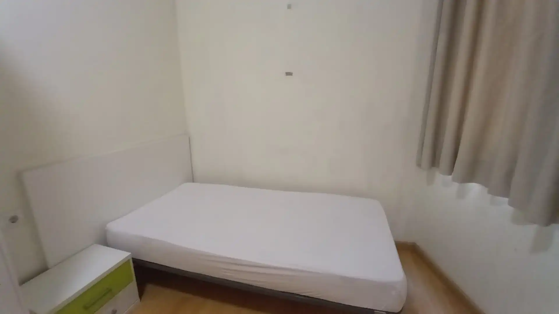 Flat for rent in ARAGO, Instituts - Universitat