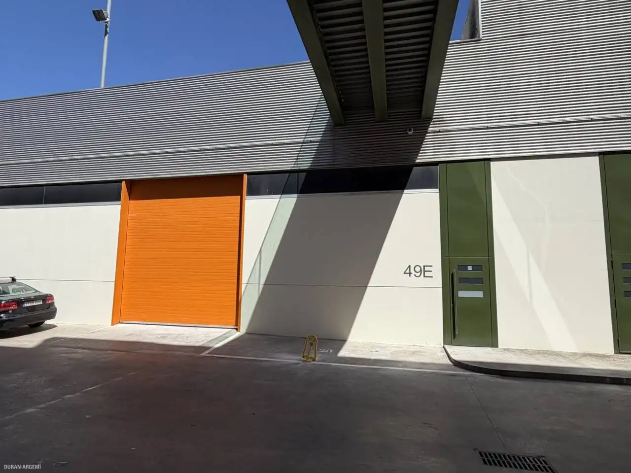 Vista exterior de Nave industrial de alquiler en Terrassa