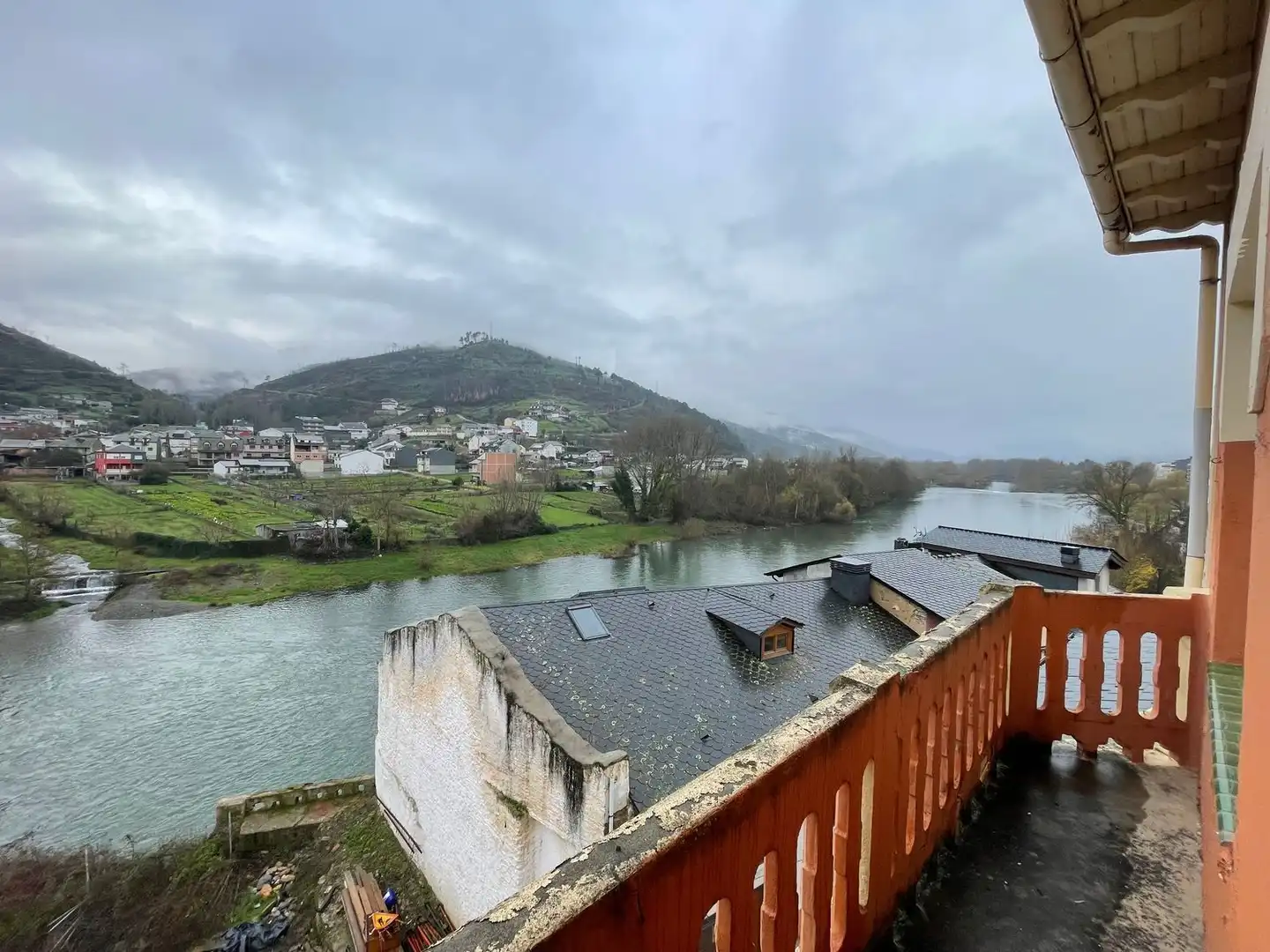 Terraza de Edificio en venta en O Barco de Valdeorras  