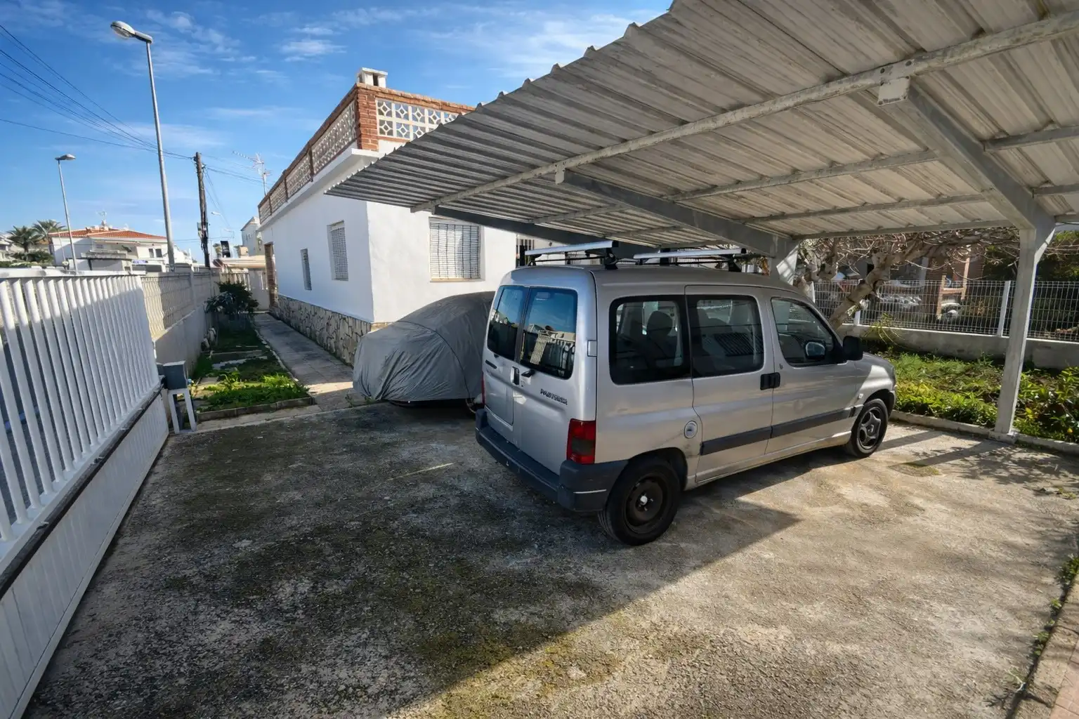 Parking of Houses for sale in Oliva  with Private garden, Terrace and Storage room