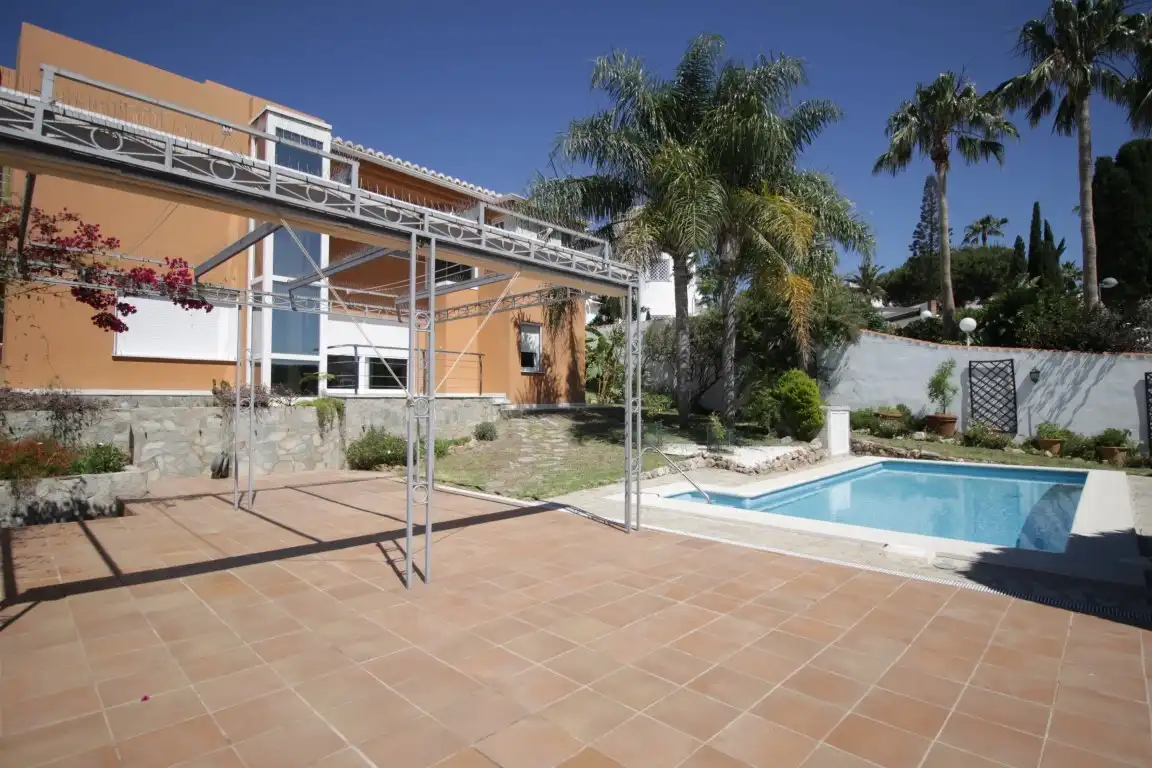 Piscina de Casa o xalet en venda en Vélez-Málaga amb Aire condicionat, Calefacció i Jardí privat
