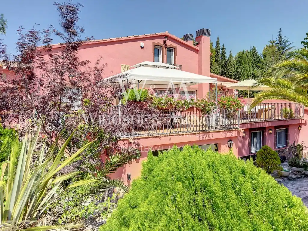 Exterior view of Country homes for sale in Vilanova d'Escornalbou