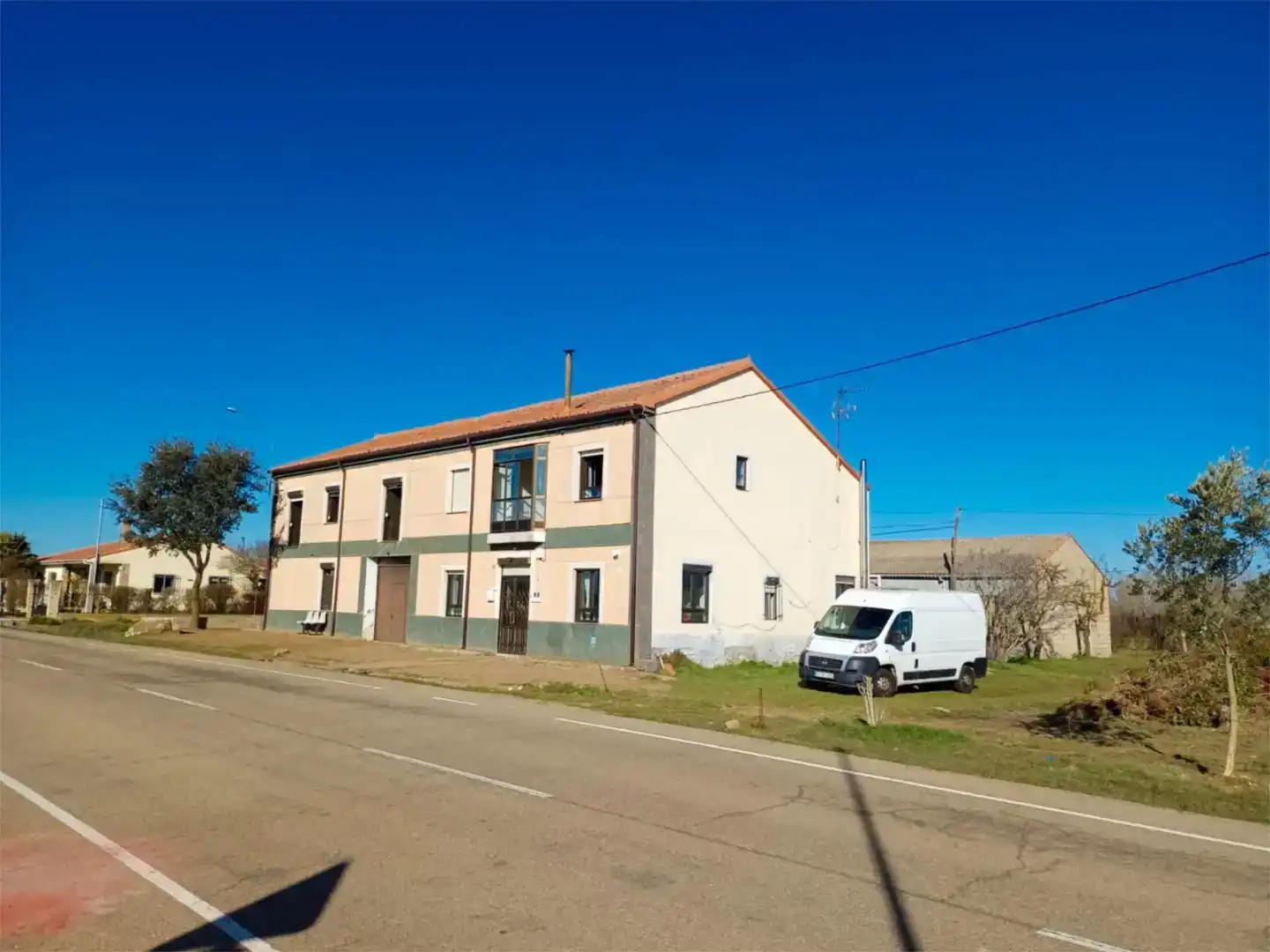 Vista exterior de Casa o chalet en venta en Villamontán de la Valduerna con Jardín privado, Trastero y Amueblado