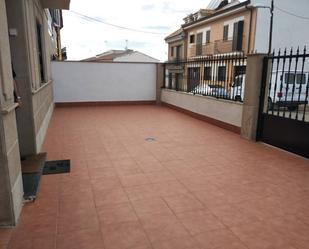 Terrassa de Casa o xalet en venda en Linares amb Aire condicionat, Jardí privat i Terrassa