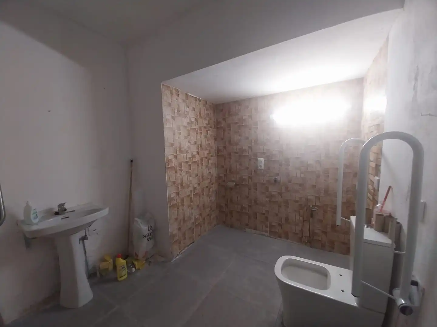 Badezimmer von Geschaftsraum zur Miete in L'Estartit