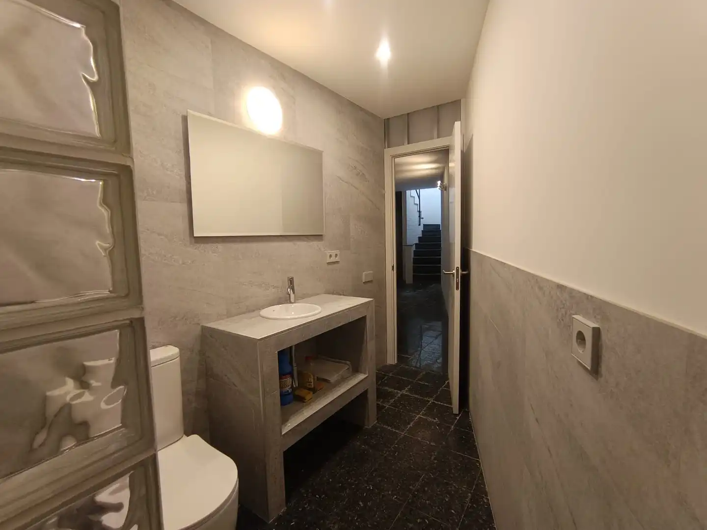 Bany de Local de lloguer en L'Hospitalet de Llobregat