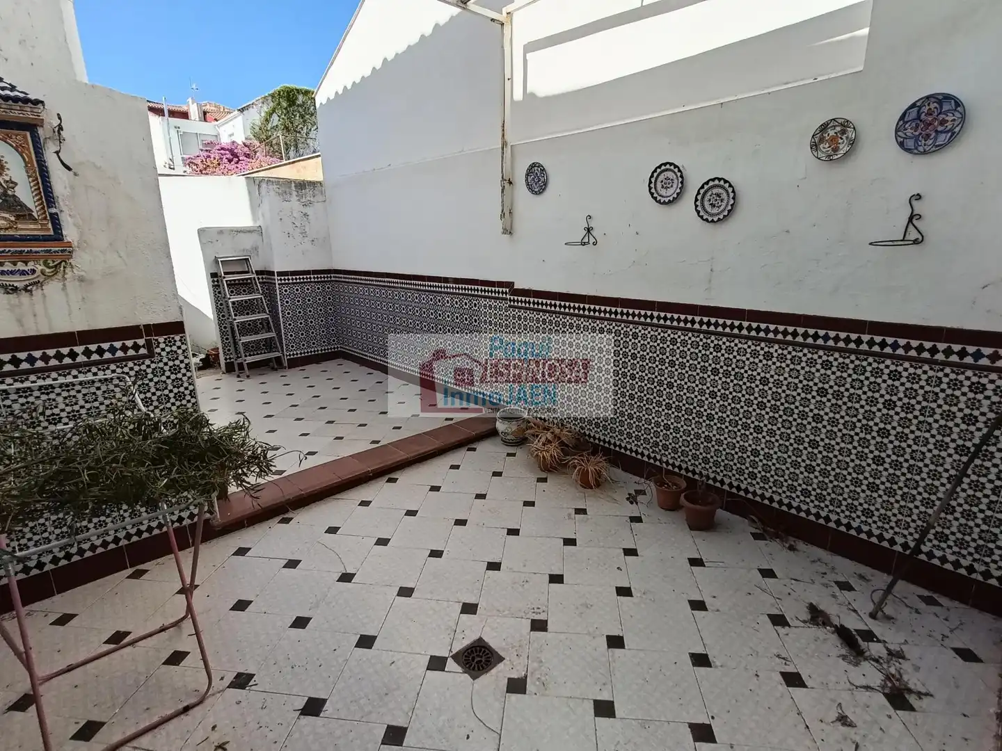 Vista exterior de Casa o xalet en venda en Torredonjimeno amb Traster