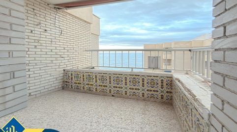Apartamento renovado con terraza, en la provincia de Alicante, en la ciudad de Torrevieja, en la zona de Playa de los Locos. 3 hab, imatge 5