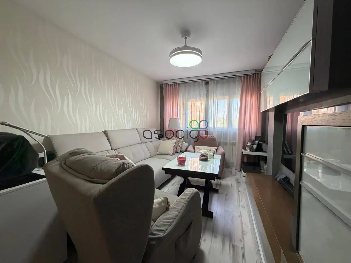Living room of Flat for sale in Fuenlabrada  with Heating, Storage room and Swimming Pool