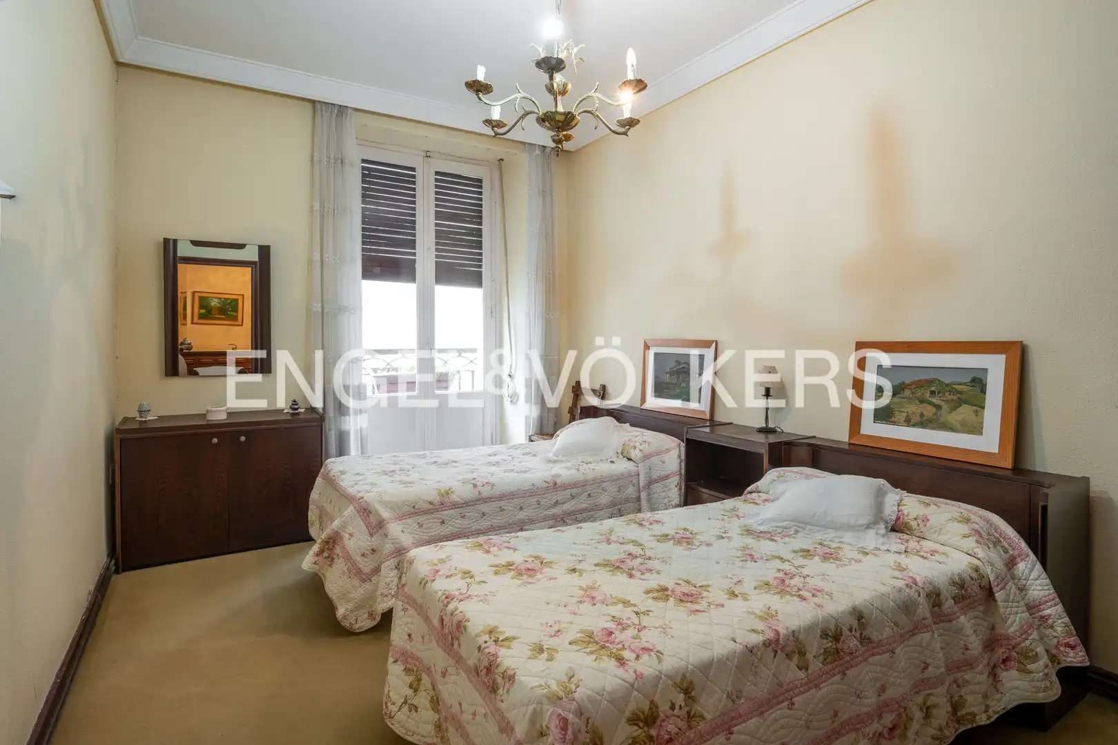 Habitación de Piso en venta en Donostia - San Sebastián  con Calefacción y Balcón