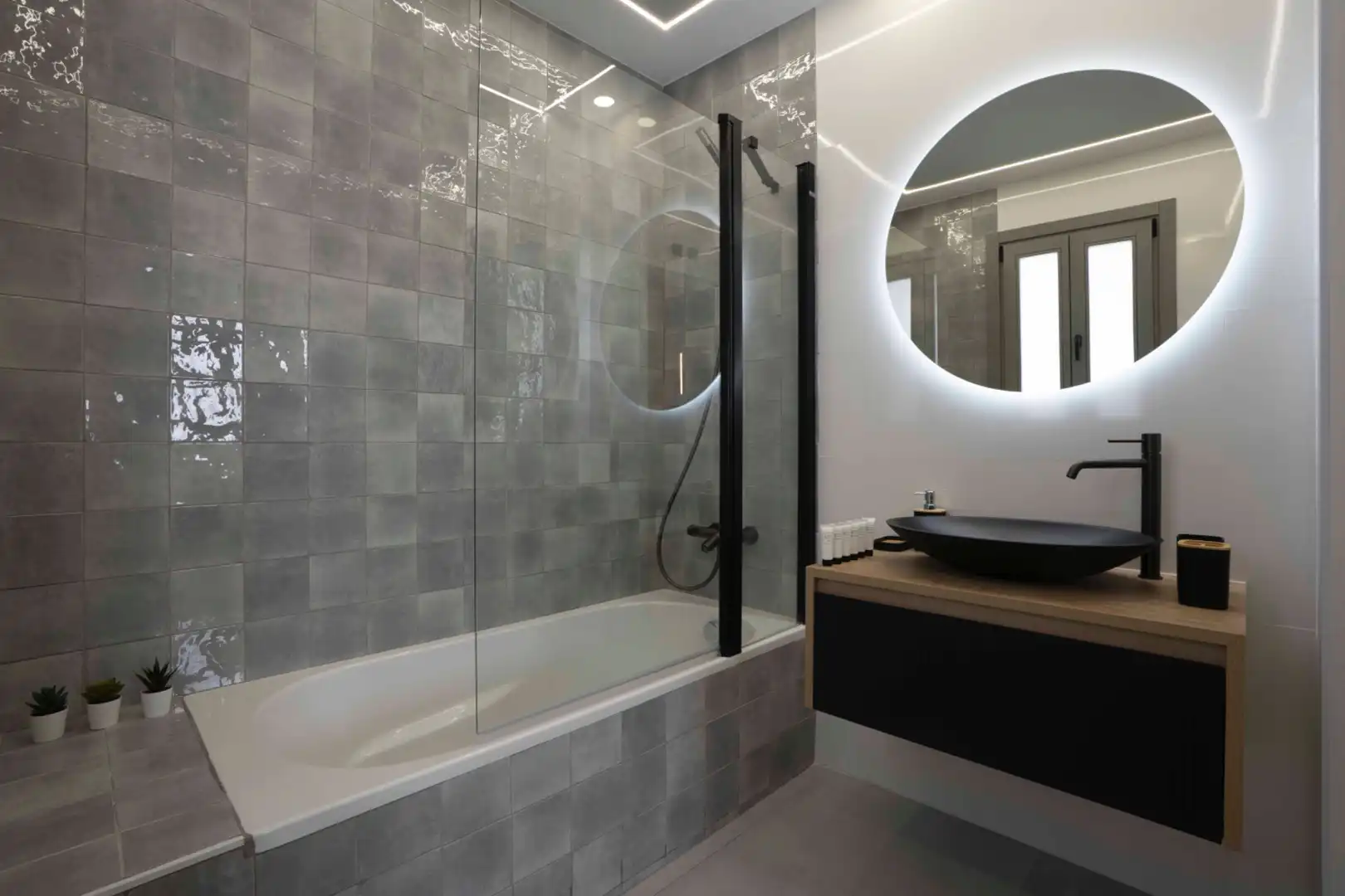 Badezimmer von Wohnung zur Miete in Granada mit Klimaanlage, Heizung und Möbliert