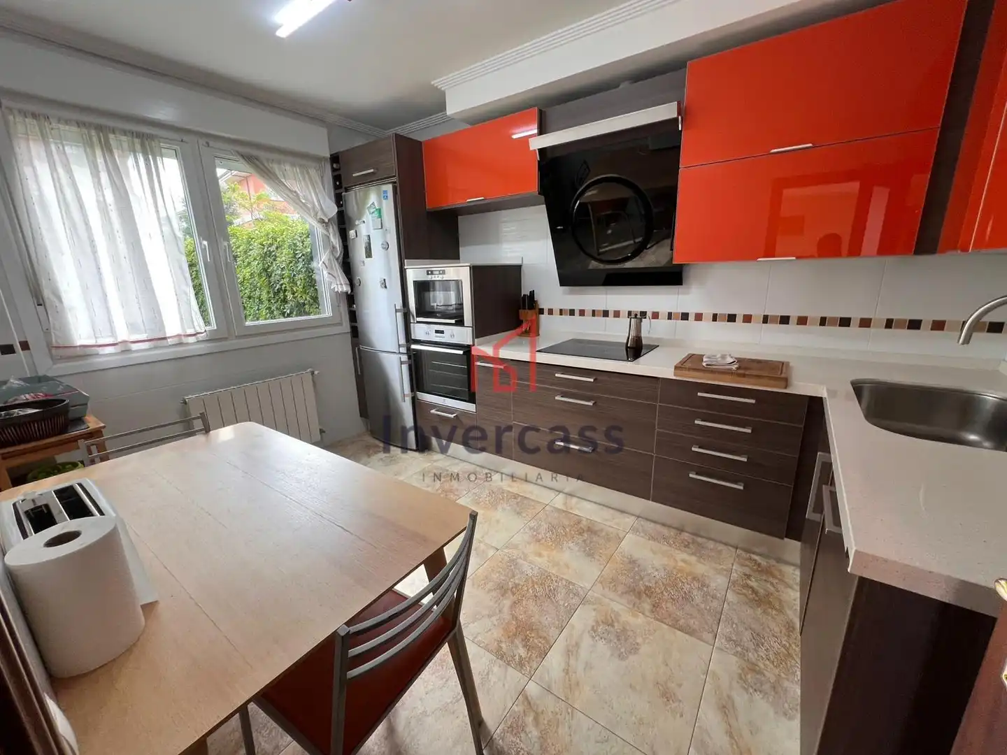 Cocina de Casa adosada en venta en Castro-Urdiales con Calefacción, Jardín privado y Terraza