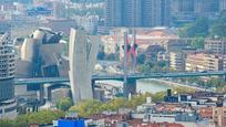 Vista exterior de Pis en venda en Bilbao  amb Terrassa i Piscina