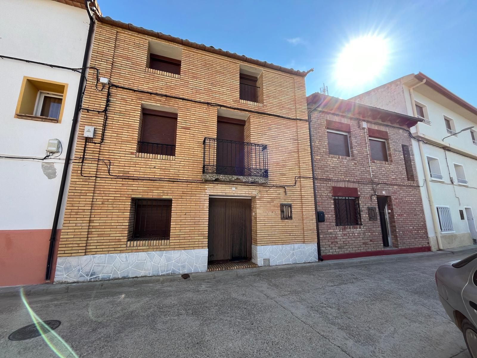 Vista exterior de Casa o xalet en venda en Peralta de Alcofea amb Balcó