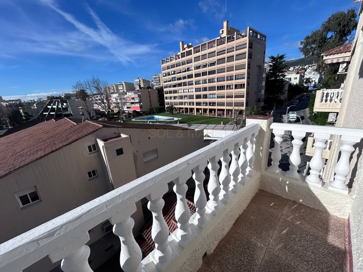 Vista exterior de Estudi en venda en Torremolinos amb Aire condicionat, Calefacció i Terrassa