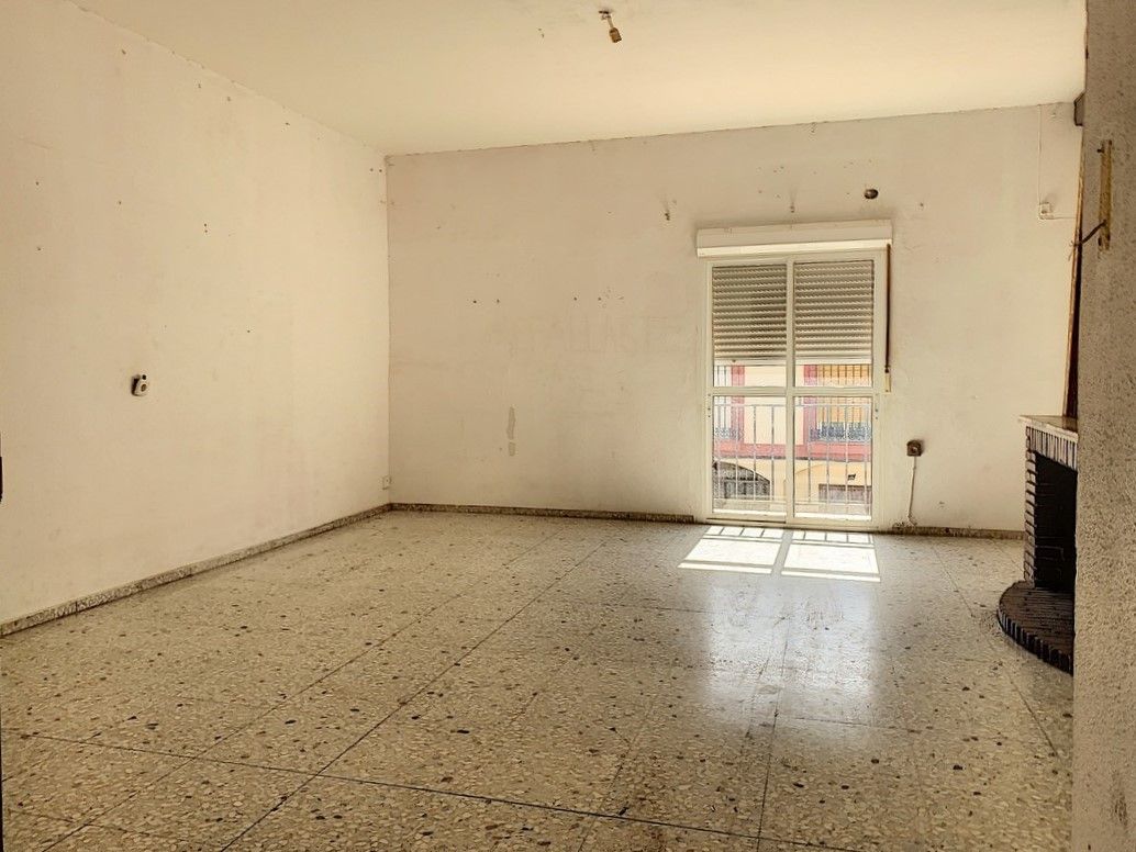 Single-family semi-detached for sale in TOMAS BRETON, Palma del Río
