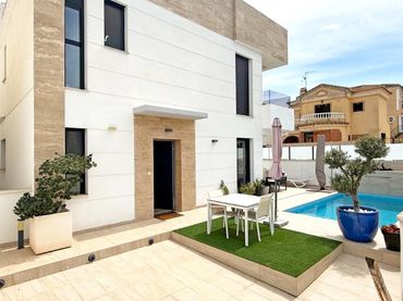 Casa amb piscina en venda a Orihuela Costa