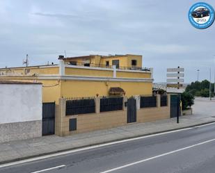 Vista exterior de Casa o xalet en venda en Jerez de la Frontera amb Aire condicionat, Terrassa i Traster