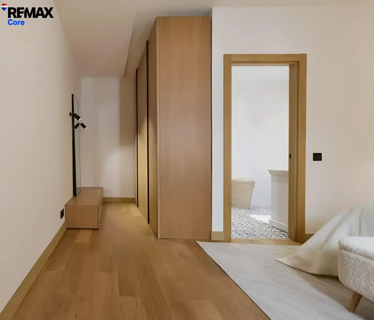 Wohnung zum Verkauf in Marbella mit Klimaanlage, Heizung und Privatgarten
