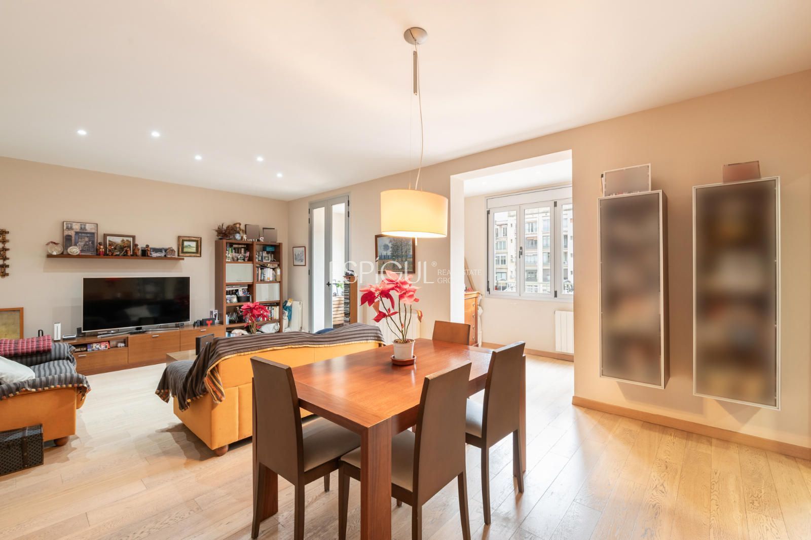 Menjador de Pis en venda en  Barcelona Capital amb Aire condicionat, Calefacció i Parquet