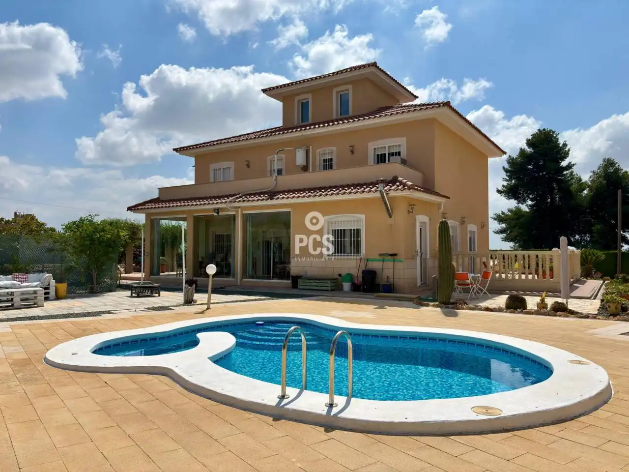 Detached house with pool for sale in Calle Totana Zona Huertos S/N