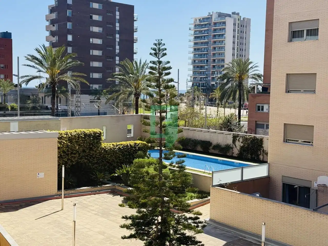 Piscina de Piso en venta en Badalona con Aire acondicionado, Calefacción y Balcón