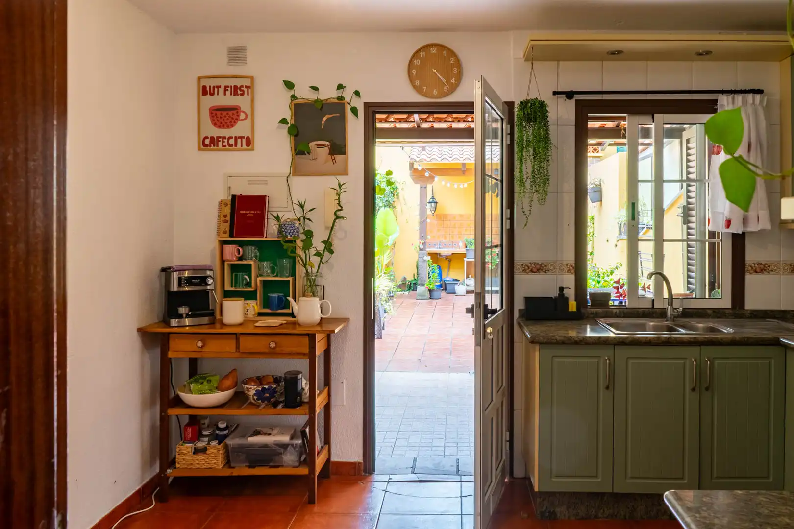 Cuina de Casa adosada en venda en Tacoronte amb Jardí privat, Terrassa i Moblat
