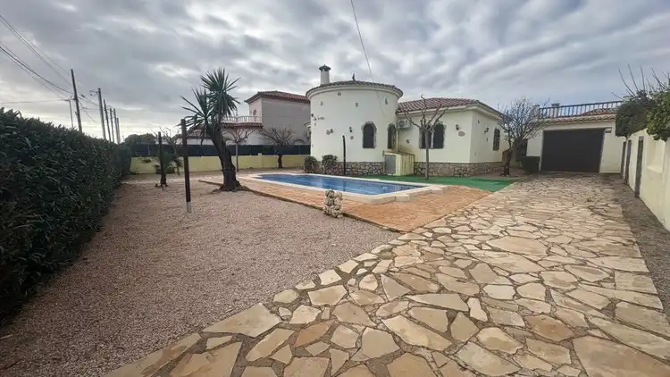 Chalet con piscina en venta en Miami Platja, imagen 2