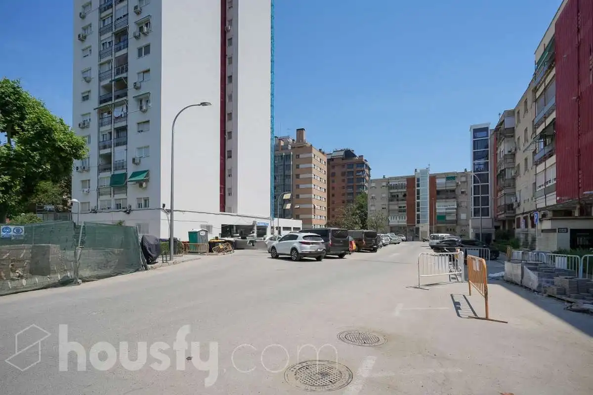 Exterior view of Flat for sale in Madrid  with Heating and Furnished