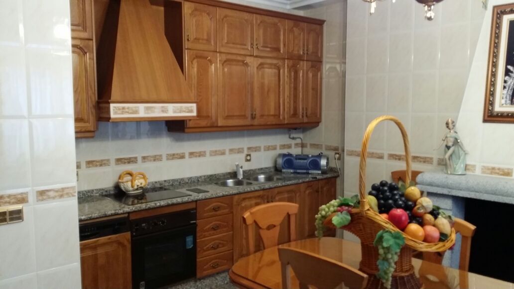 Cuina de Casa o xalet en venda en Orellana la Vieja amb Aire condicionat, Calefacció i Terrassa