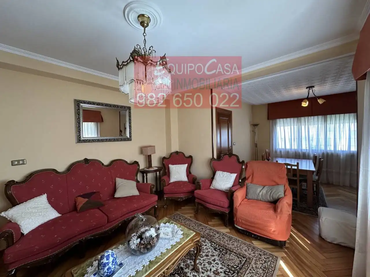 Sala d'estar de Casa o xalet en venda en Lugo amb Calefacció, Jardí privat i Parquet