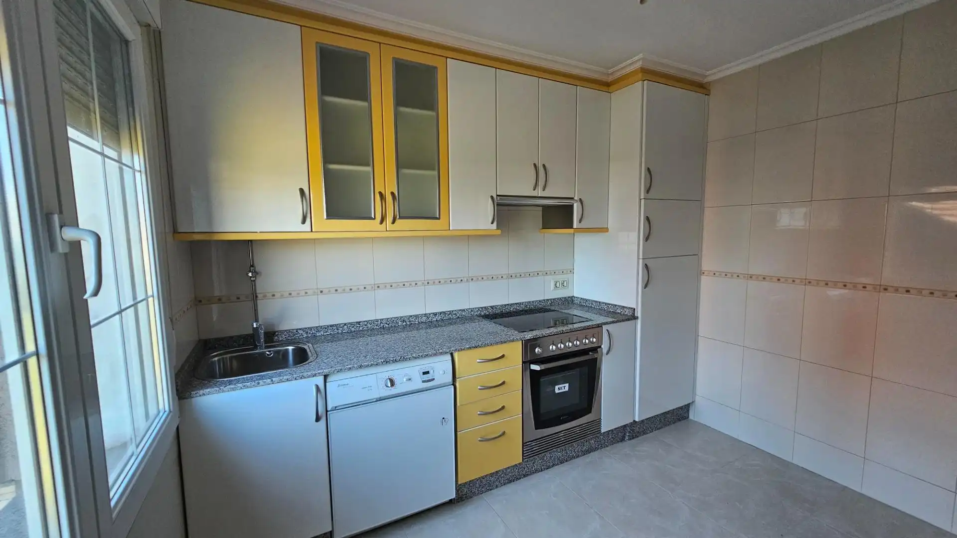Kitchen of Flat for sale in Camariñas  with Storage room