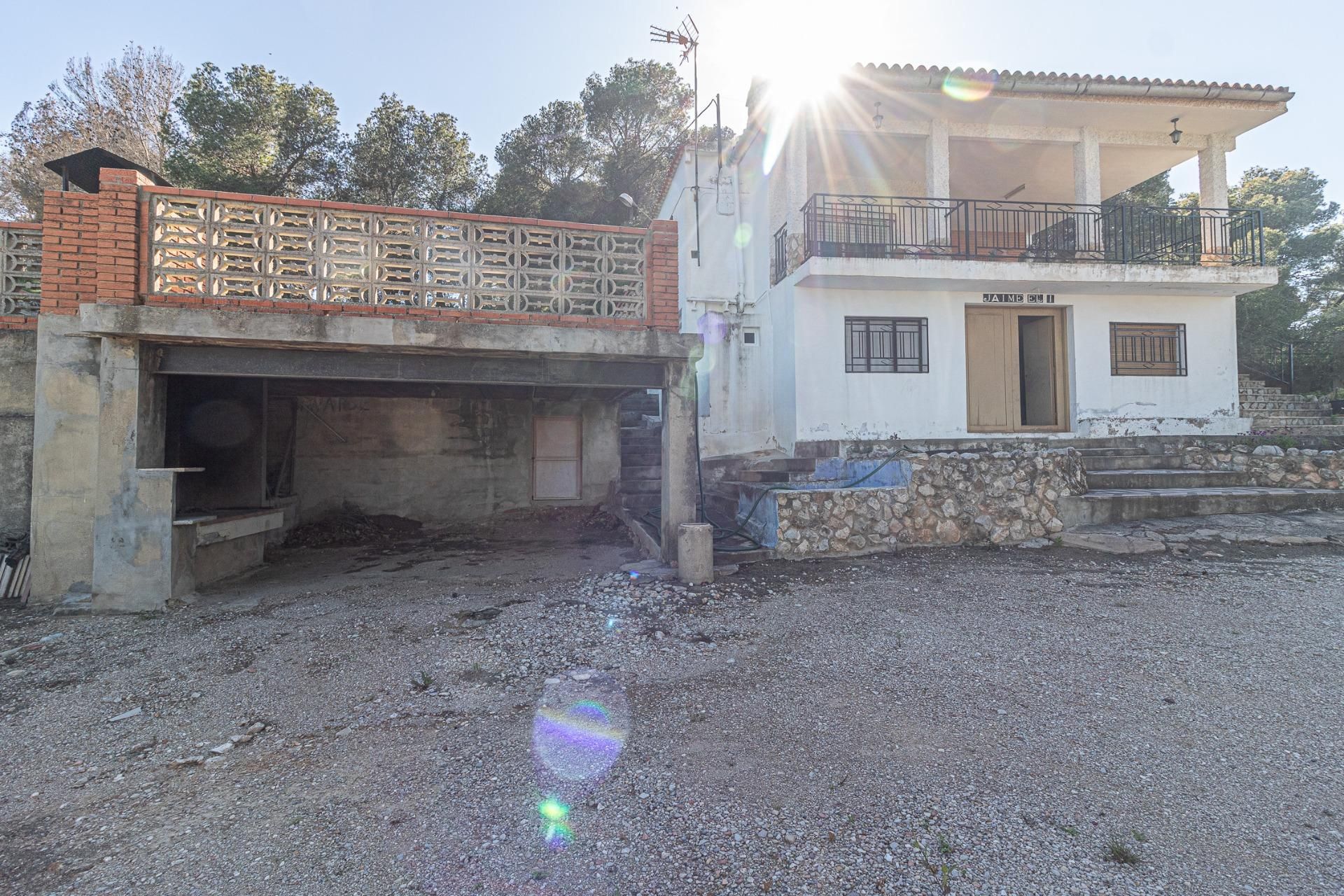 Vista exterior de Casa o xalet en venda en Carlet amb Calefacció, Jardí privat i Terrassa